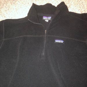 Black Patagonia pullover